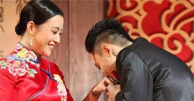 郭家铭深夜示爱郝蕾,引出十年恩怨,看看女方三个前男友,他不配_李光洁