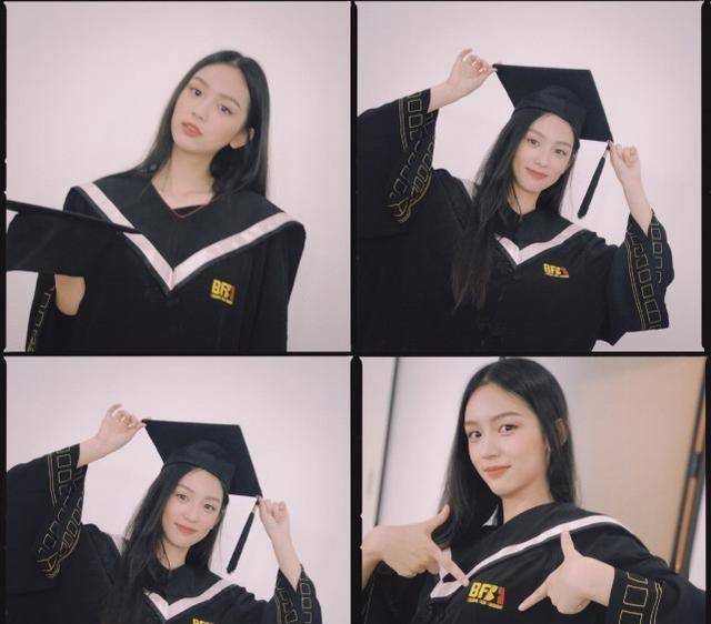 关晓彤高清毕业照,站c位比剪刀手青春养眼,周也不舍同学抹眼泪_镜头