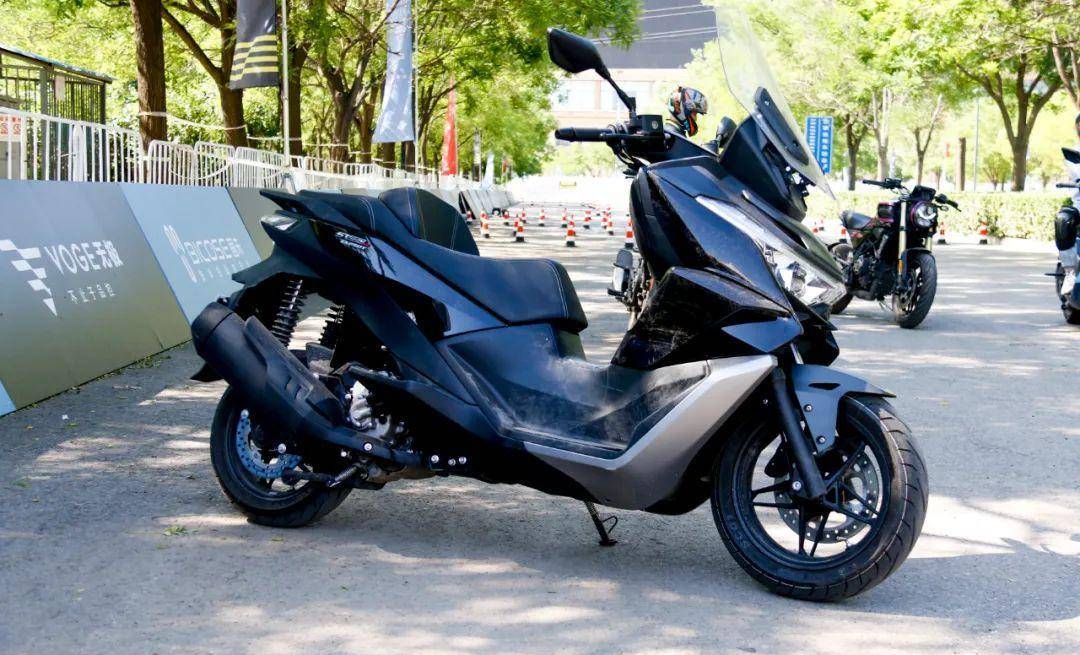 同级动力最强,车重最轻-无极sr250gt北京摩展实拍 车型解读_搜狐汽车