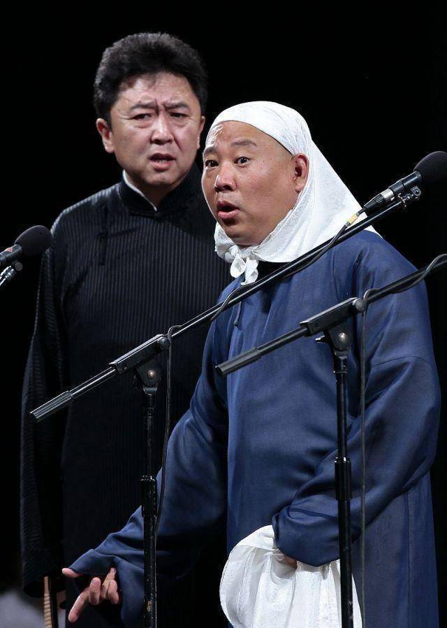 郭德纲终于熬出头了?姜昆退位,冯巩上任?