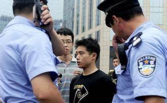 网曝卖艺体操冠军张尚武变窃贼扒包 已锒铛入狱_体操运动员张尚武_张尚武体操生涯