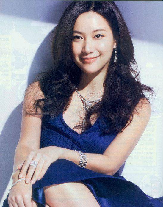 跟徐静蕾井柏然王凯易烊千玺的字体相比,刘德华的字才是真正赢家_格格