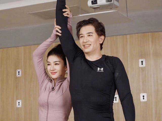 黄奕和相亲对象私下约会,还带上与前夫的女儿,疑似已经确定关系_崔伟