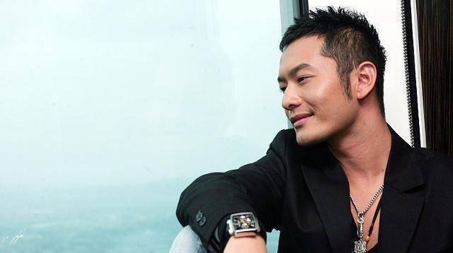 黄晓明戴墨镜坚持上岗很感人,可中餐厅,为何不是我们向往的生活_餐饮
