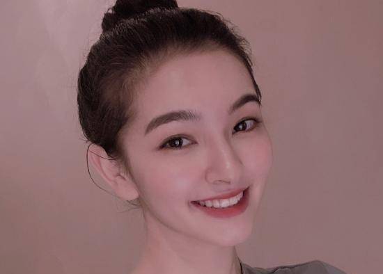 胡一天搭档陈钰琪,白冰和代文雯助阵,这才是偶像剧该有的阵容啊_罗曼
