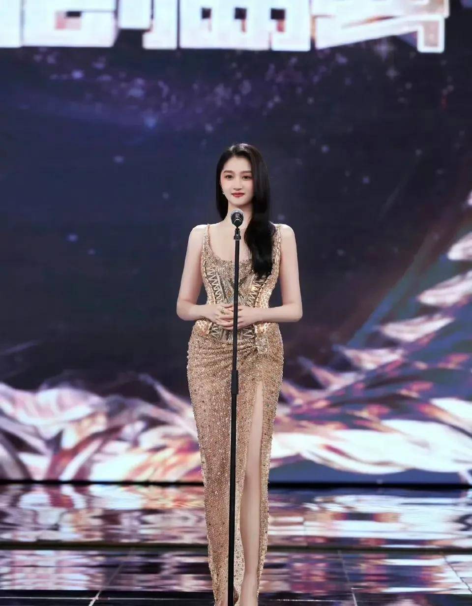 娱乐圈最新动态,一起来看看娱乐圈的明星们_俞灏明_王鹤棣_剧中