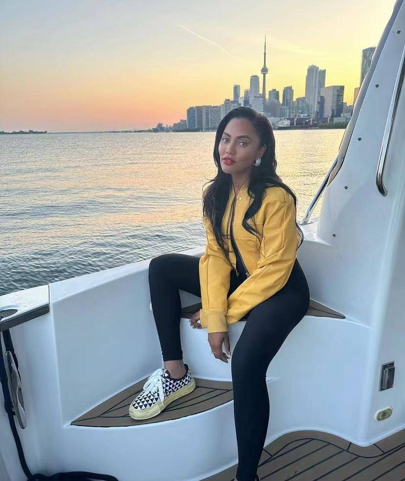 库里开启假期,和老婆乘坐游艇出海,连续秀恩爱,实在太甜_阿耶莎_照片