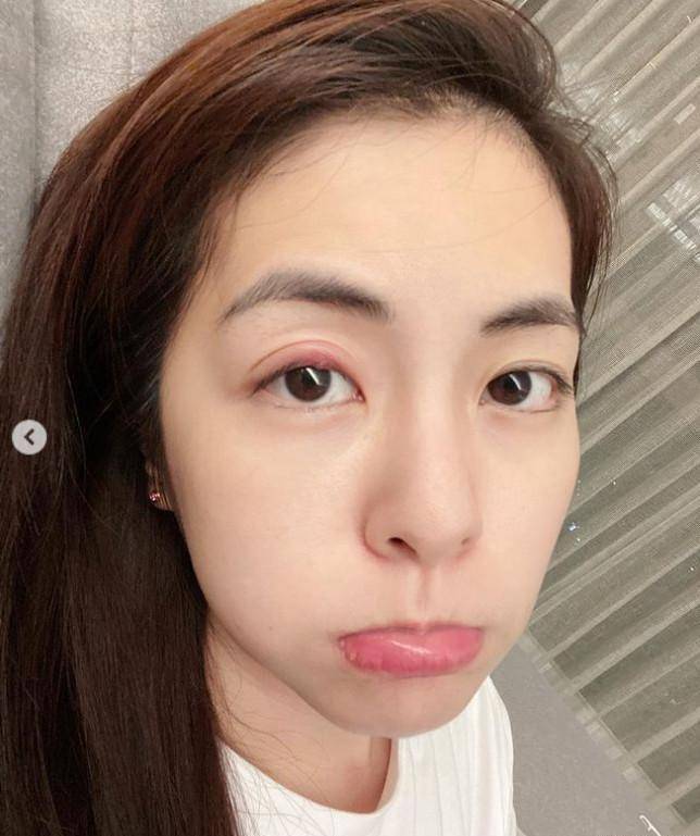 任容萱素颜秀「美美的红色眼影」!