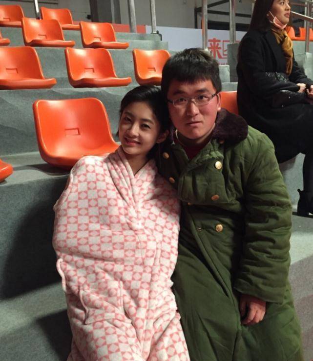 姜涛空降大鹏刷礼物叙旧,被扒昔日内涵大鹏势利眼_江涛_直播_电影