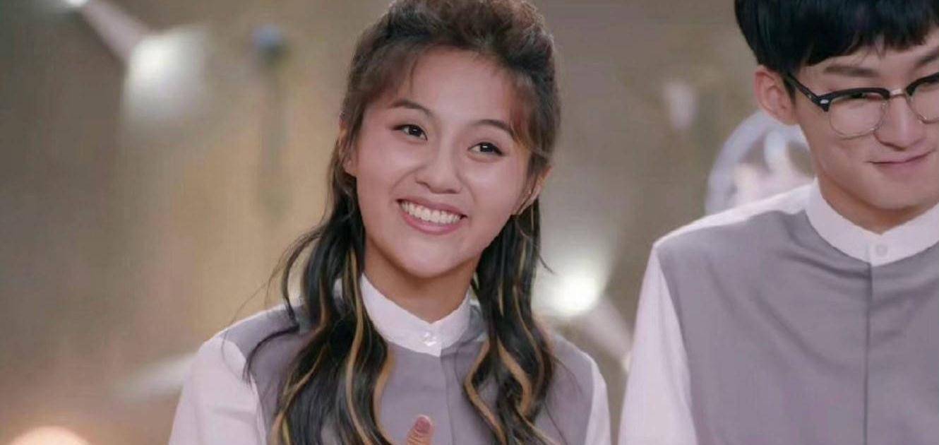 咖喱酱万籽麟变化未免也太大了吧?从呆萌系女神变欧美辣妹!