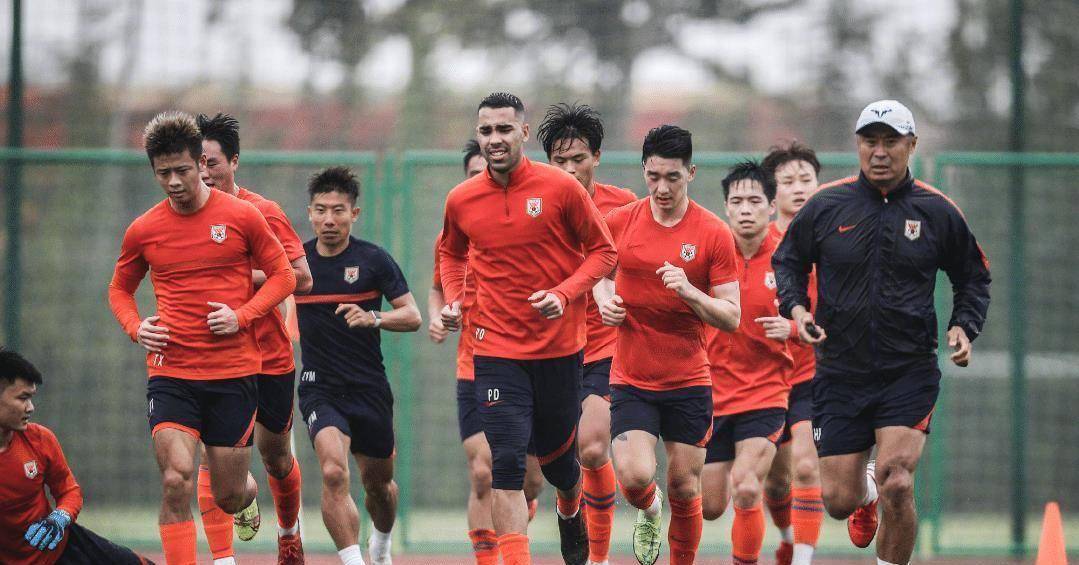 看好山东泰山足球队夺得2021赛季足协杯冠军_泰山队_广州队_比赛