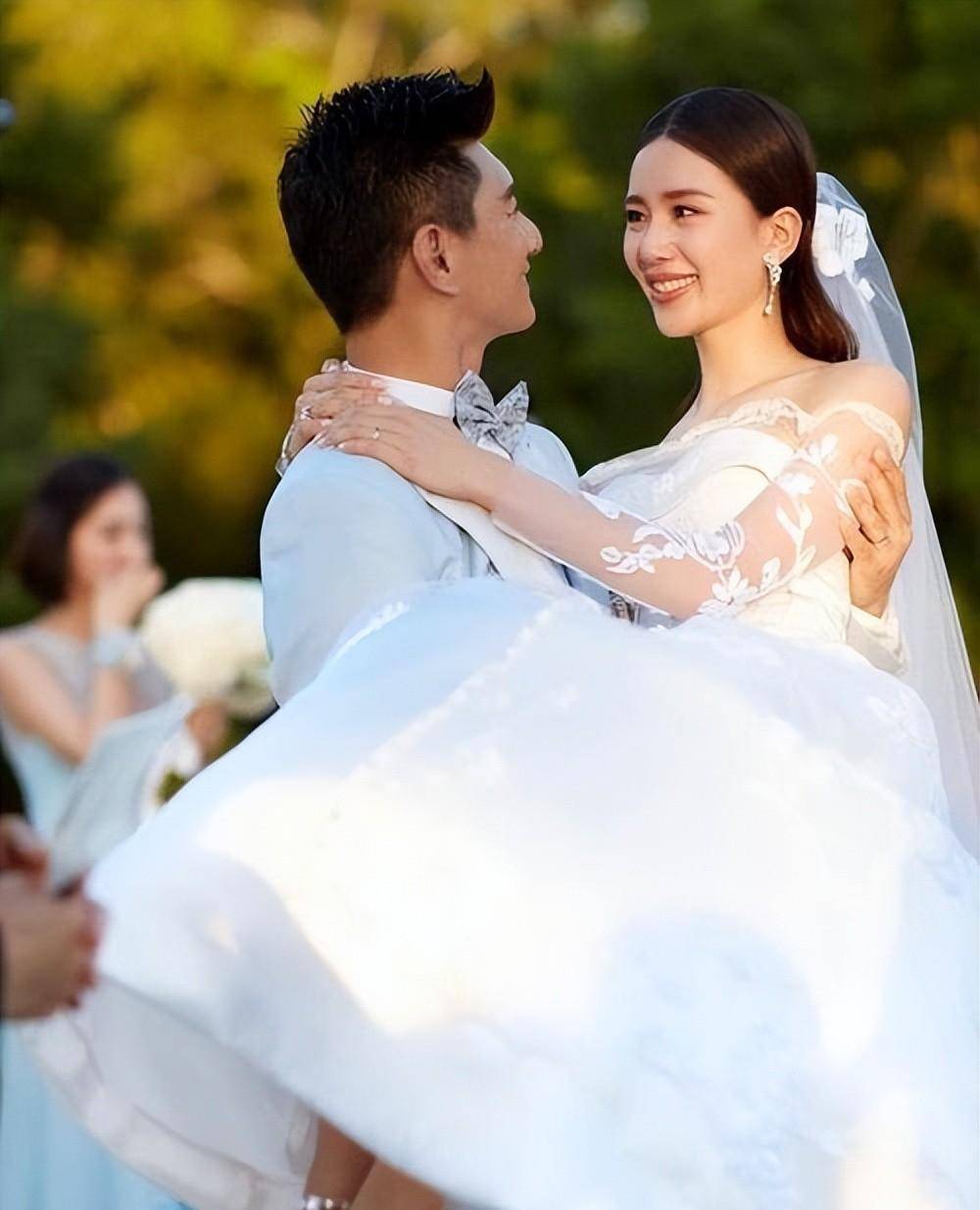 两万八千桌酒席,二婚s前辈哭晕厕所_刘诗诗_汪小菲_钻戒