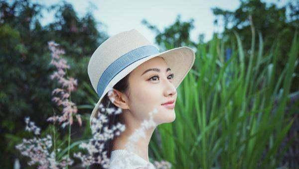 景甜在节目中透露父母疫情结束后就离婚,,并且落泪,景甜的成名有多难?