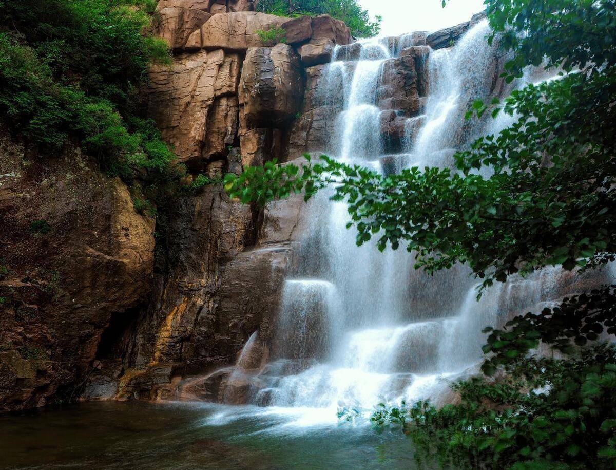 10. 大珠山大珠山三面环海,地势雄奇,既秀丽清新又气象万千.