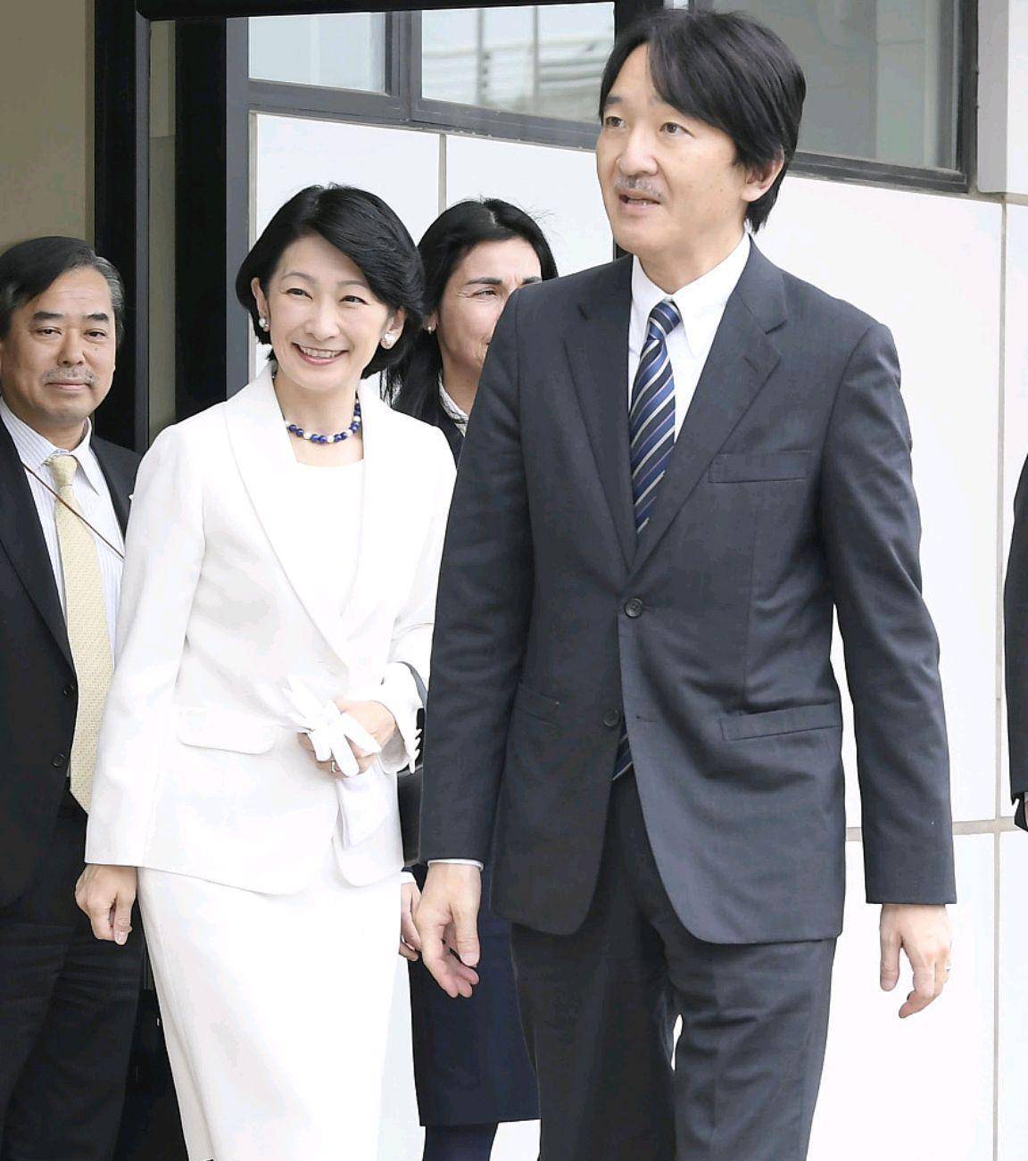 悠仁亲王:是纪子妃的老来子,一出生就让爱子公主失去继承权_皇室_日本