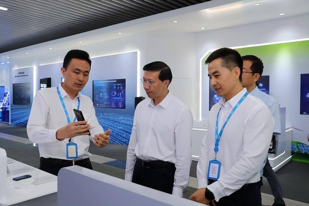 陕西省工信厅党组书记,厅长陈忠赴深圳开展工业高质量发展调研_一行