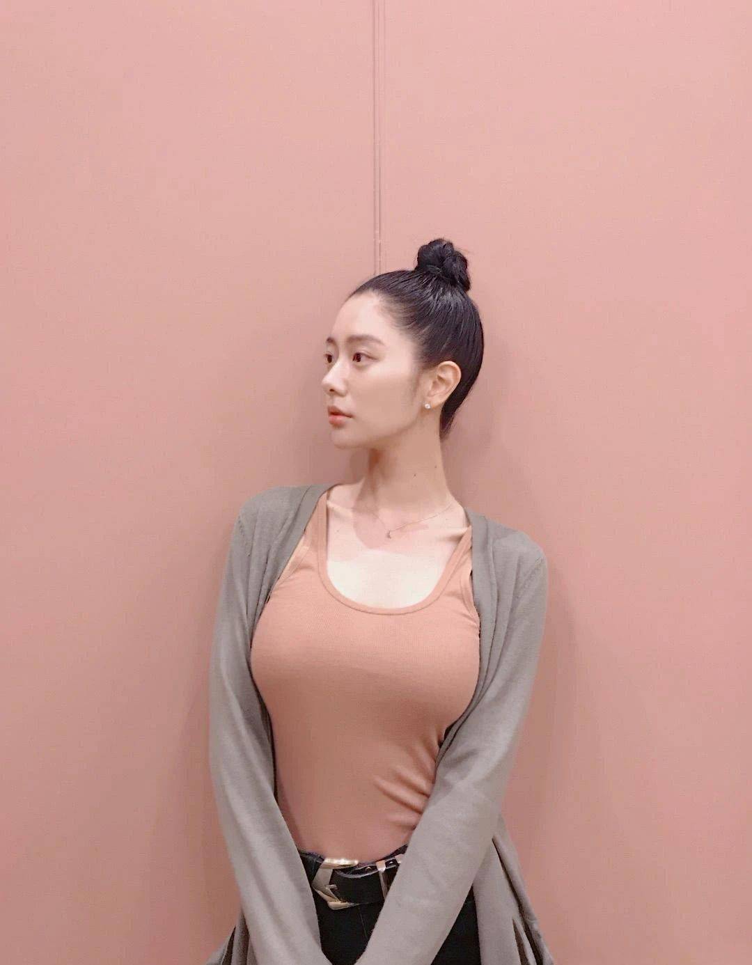 身材超好,肋骨隐约浮现还这么时尚_款式_照片_女孩子