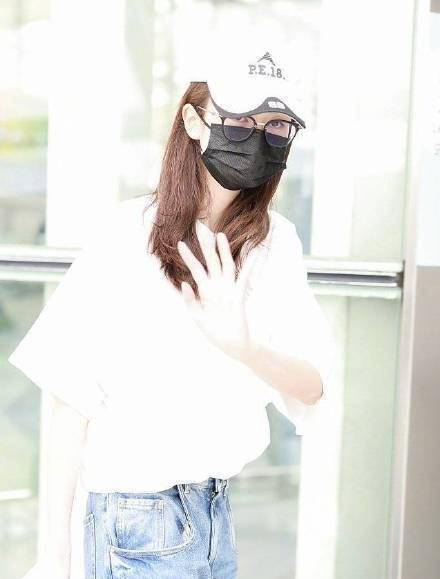 最近一期的节目里,经纪人浩浩为了帮她舒缓情绪还特地给乔欣安排了一