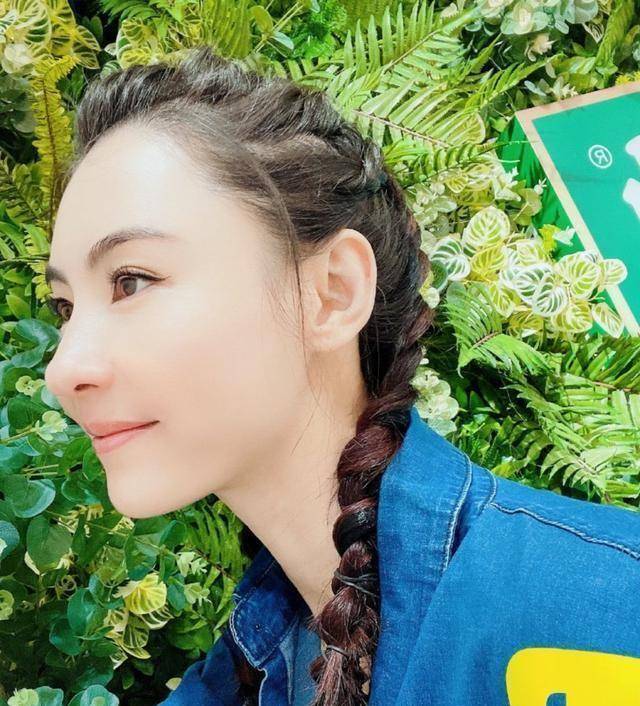 著名导演抨击张柏芝:你都是仨孩子的妈了,还装萌妹子合适吗?