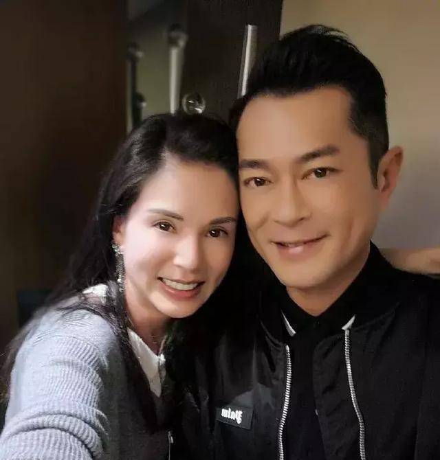 李若彤当时交了一个富豪男友,因为男方不希望李若彤再在娱乐圈演戏