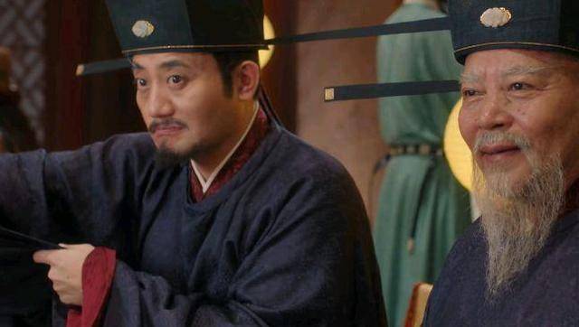 随后的剧情,我们看到正因为刘娥与朝中重臣苏子俭,丁谓,王钦若,曹利用