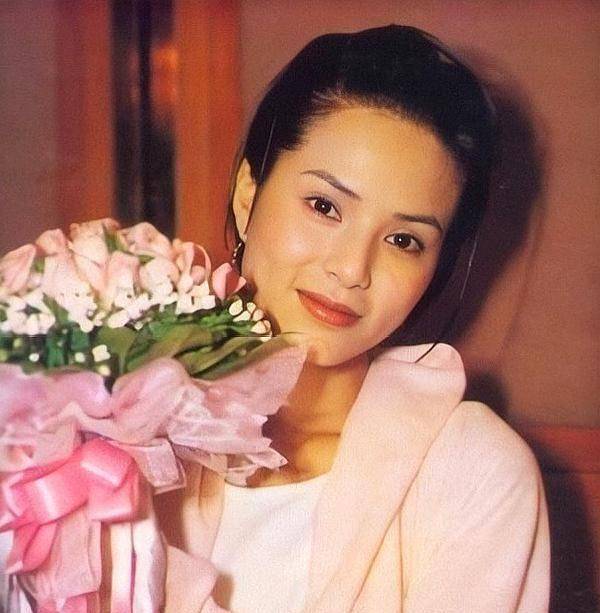 的男主古天乐一样都是终身未婚,1998年李若彤和商人郭应泉,二人非常