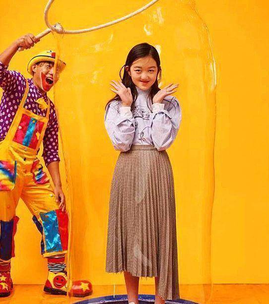 李嫣生日现场照,气质成熟更像王菲,李亚鹏新女友未现身引猜测_女儿