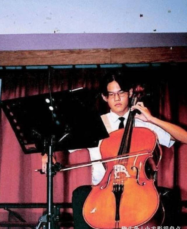 年轻时的谢霆锋,明星们的老照片,成名前的张杰,出道前的杨颖_周杰伦