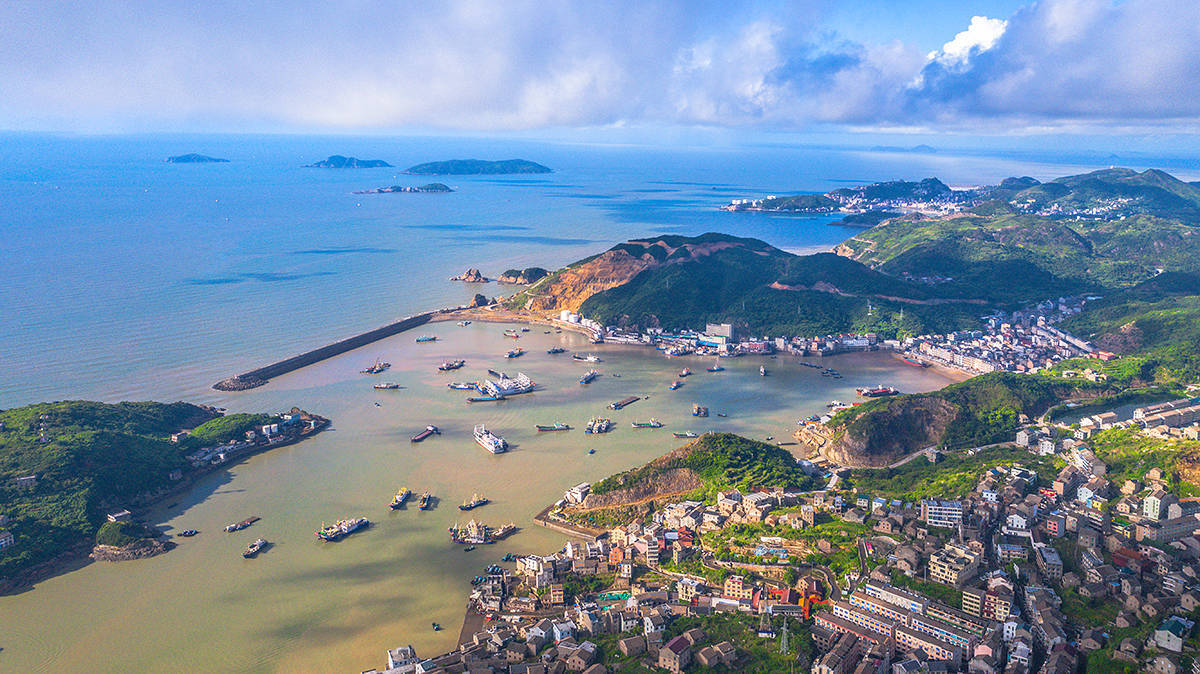 台州温岭石塘半岛,像渔村一样的旅游度假区,碧色的美景海岸线_沙滩