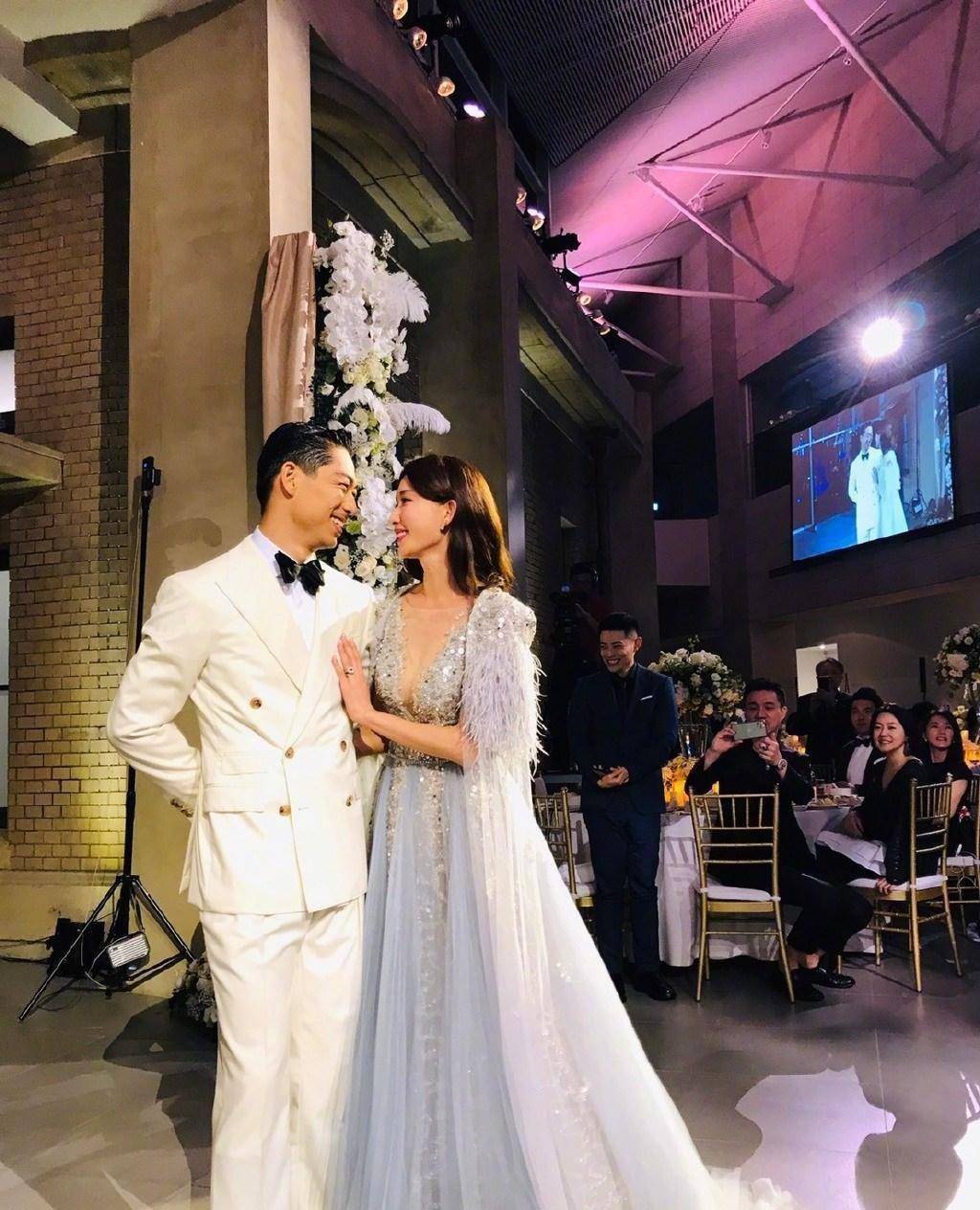 原创林志玲婚后首次亮相她婚礼的四套礼服精致的把婚礼变成秀场