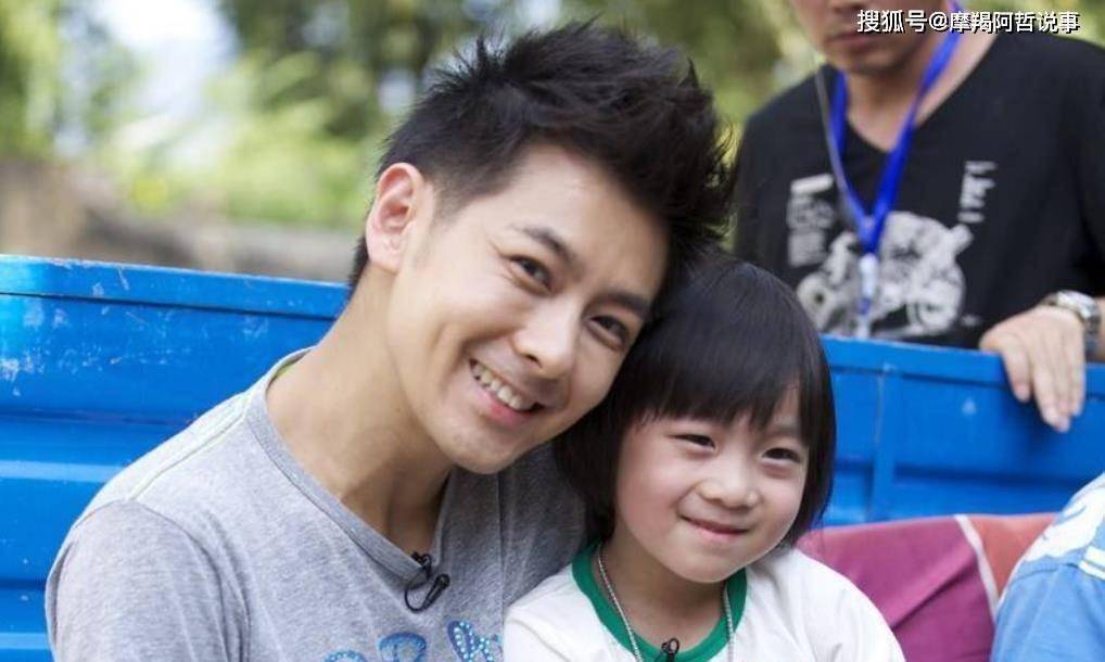 林志颖大儿子近照,时隔7年颜值在线,个子长高眉清目秀酷似爸爸_kimi