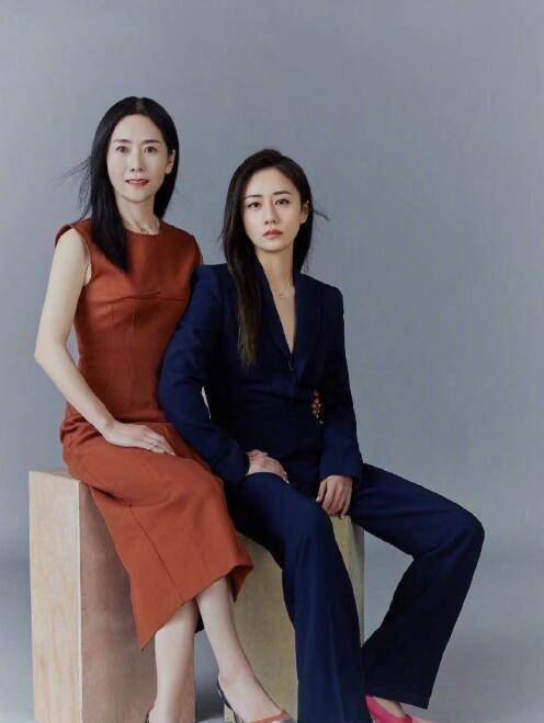 刘芸晒出与母亲合照,却被网友恶评骂声一片,霸气回怼网友真解气_妈妈