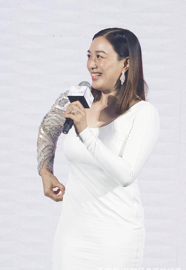 一代女神钟丽缇变成"肥婆",膀大腰圆背后的真相却让人泪目!