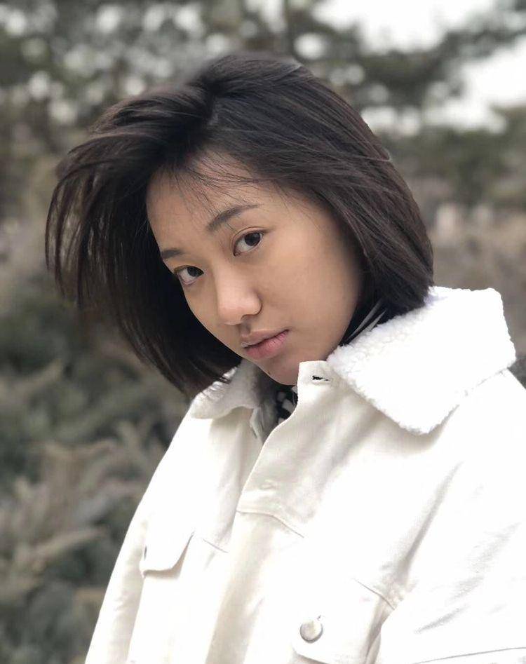 闫妮的一世英名,就快要毁在"强捧女儿"的操作上了_邹元清_邹伟_孩子