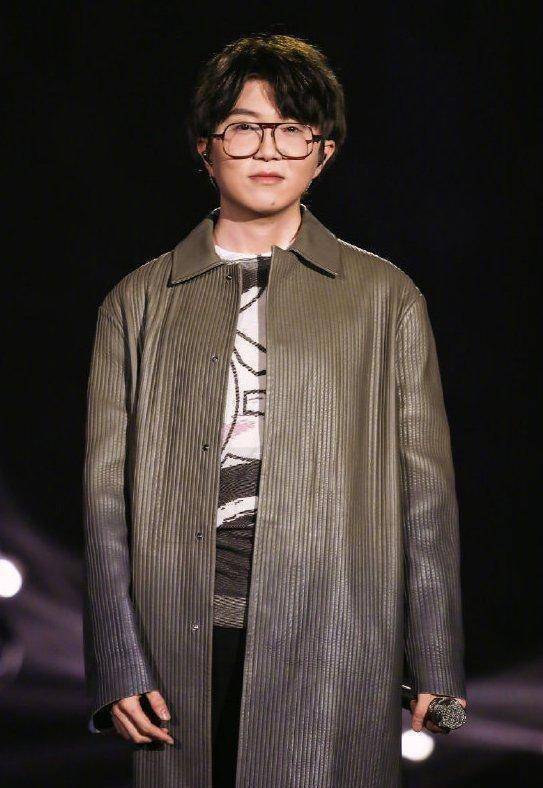 奇袭"华晨宇一鸣惊人,无论是输还是赢,她都是最大赢家_音乐_观众_斗牛