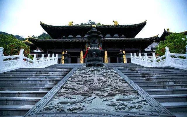 始建年份:元代,那時叫化安寺歷史:距今約700年地址:餘姚市陸埠鎮溫泉