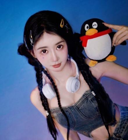 qq空间18岁生日:初代女网红晒照 16年没变样依旧美翻了_程琳_代网红