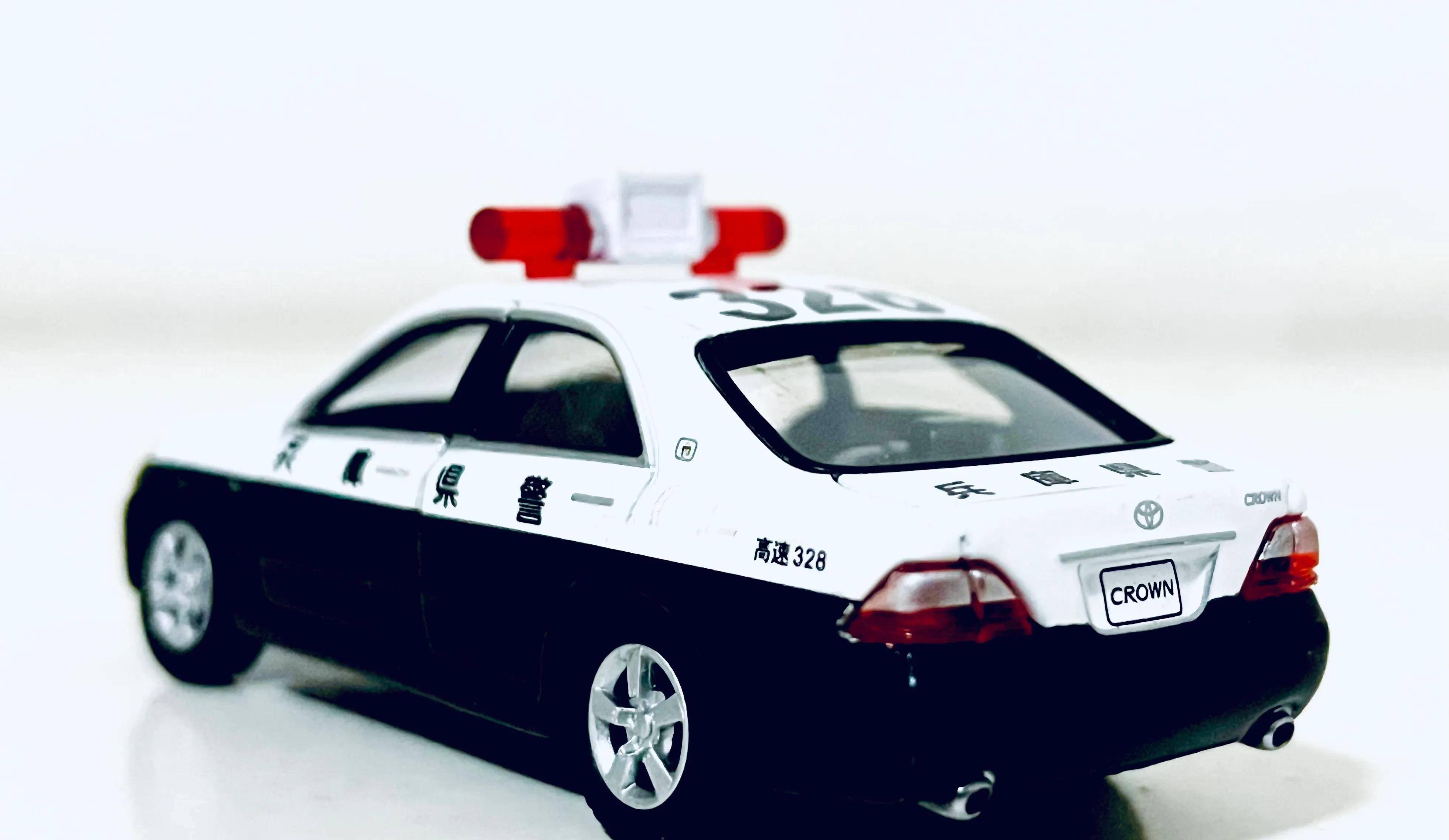 东瀛警队系列|tomica tl高速队ll 丰田皇冠十二代兵库县警车_搜狐汽车