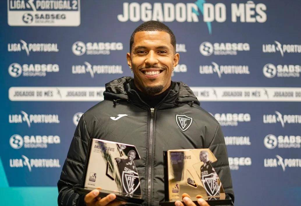 曝巴西中锋克洛维斯或加盟山东泰山!葡甲最佳射手驰援崔康熙?