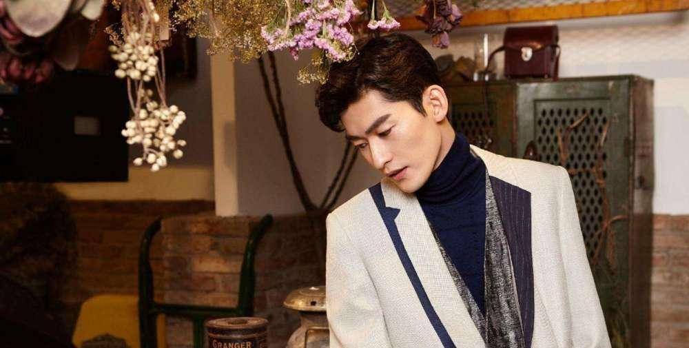 女方深夜低调回豪宅,与前男友住同一栋楼_北京机场_小区_风风雨雨