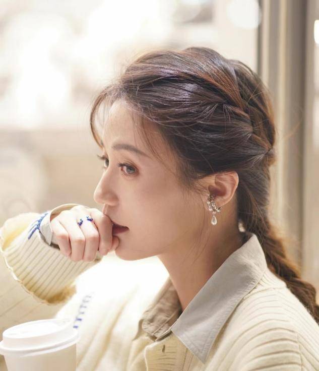 今年最流行这3种"扎发",洋气减龄特好看_发型_蝎子_马尾