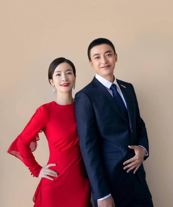 李晟辟谣,李佳航曾搬出"专业团队"警告造谣者_夫妻_感情_网友