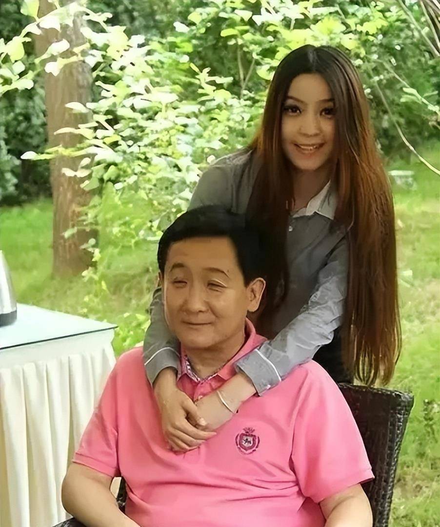 帮丈夫亲哥还百万债,待侄女继女如亲生女儿_梁天_毕业_陈佩斯