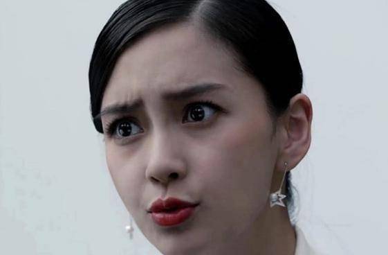 颖宝的愤怒就像是小猫咪一样,生气的时候也很可爱的,你喜欢吗?