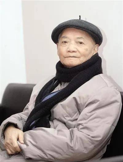 杨益言掩卷沉思,虽然已进入21世纪,全党全国各族人民正在为实现中华