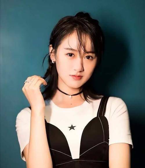 年轻女星袁冰妍漏税遭处罚97万,本人尚未回应,恐被资本封杀_违法_什么