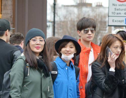 4万评论,"鹦鹉色"普通人能驾驭吗?_朱正廷_宁静_造型