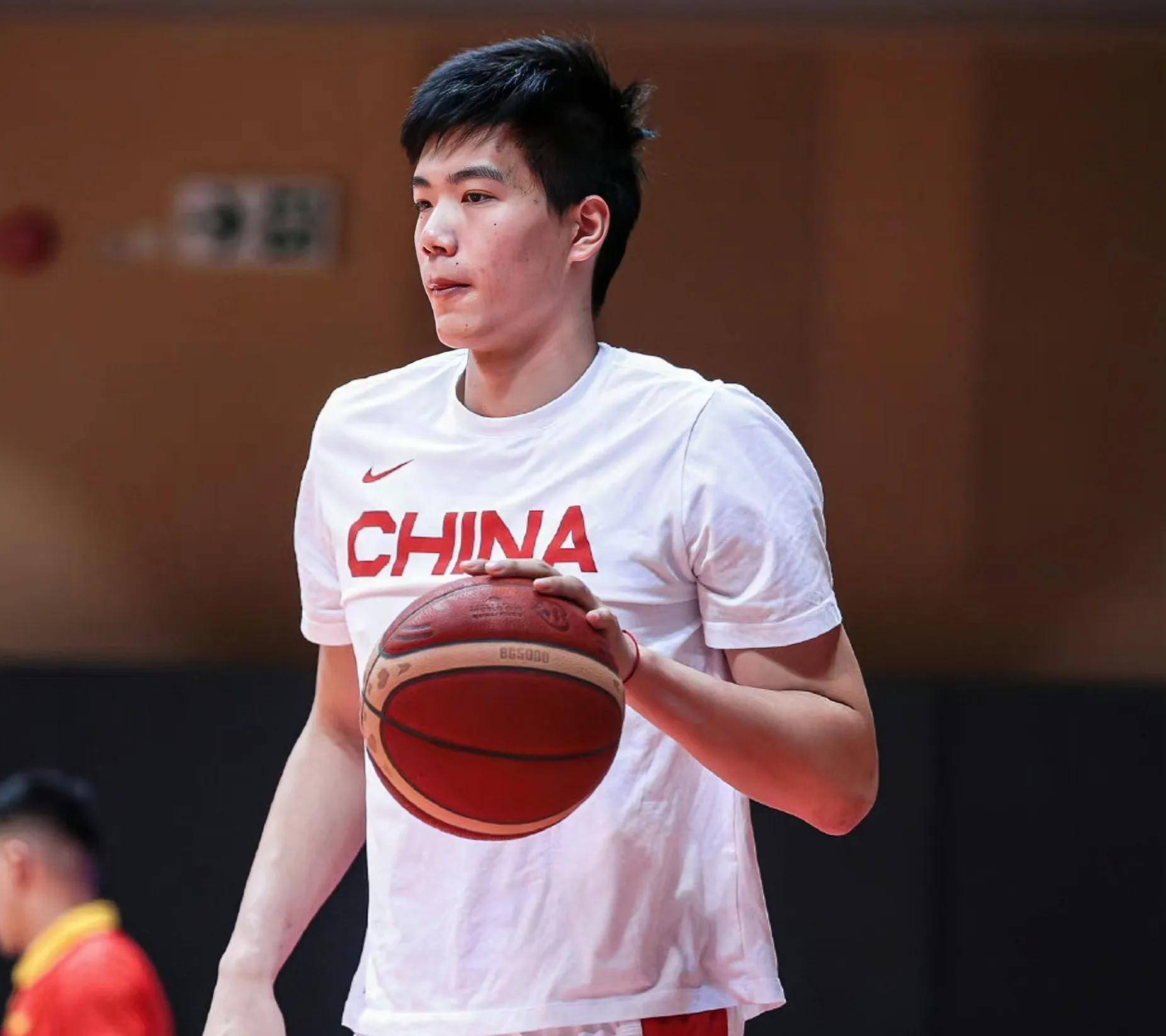 广东2人在内,胡明轩领衔,双塔或成陪练_乔帅_范子铭_进攻