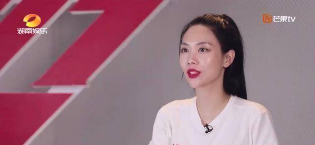 宁静抵触舞蹈独自休息,不满节目规则当场反对,对郑希怡真诚挽留_舞台