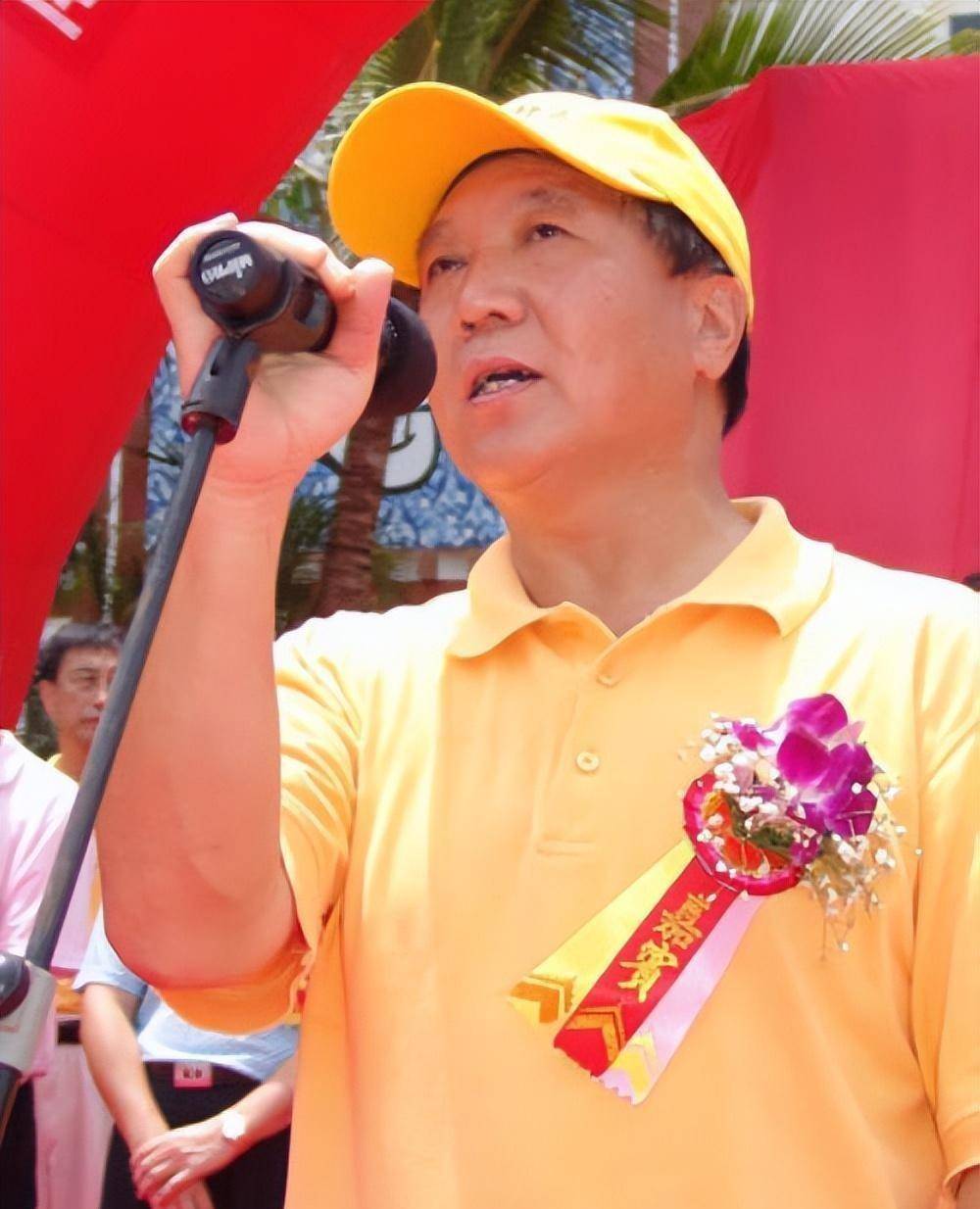 张晖:8亿打造海上观音像,4年后意外死于水中,死因令人费解_景区_父母